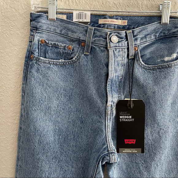 NWT Levi’s Wedgie Straight High Button Fly Jeans - Picture 8 of 10